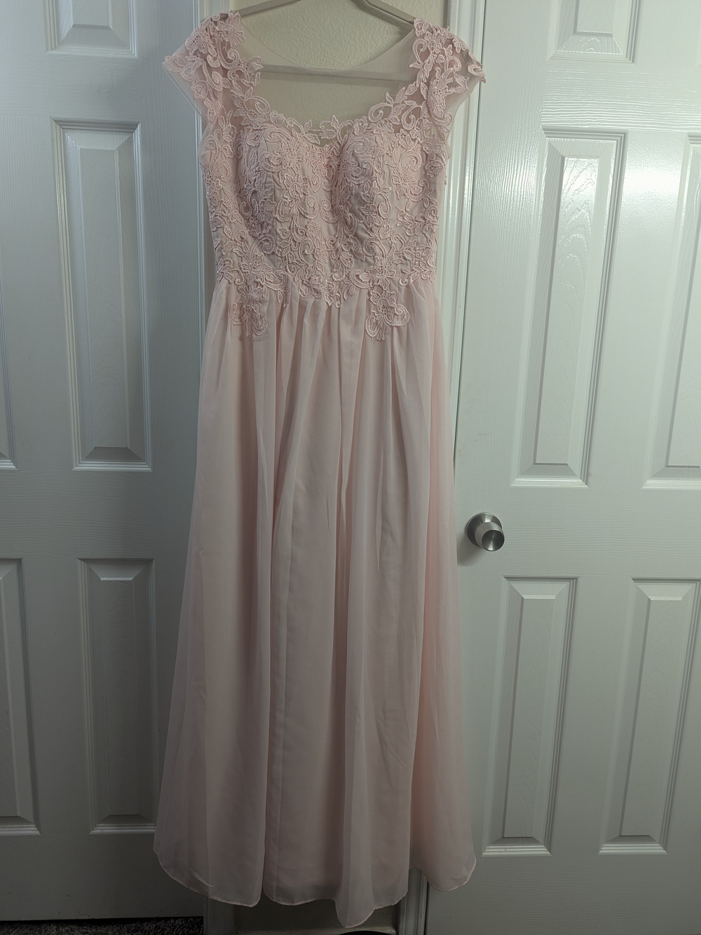 Cap-Sleeve Lace Bodice Maxi Dress in Blush Pink